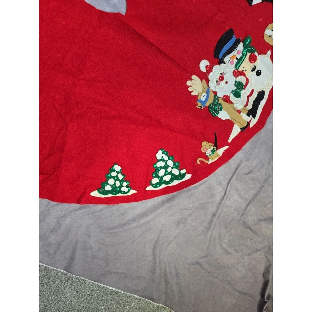 Completed Bucilla? Felt Applique Tree Skirt Santa Snowman Reindeer Mouse 43